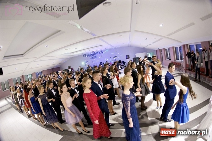 Zdjęcie w galerii na portalu naszraciborz.pl: Szalona studniówka II LO im. Adama Mickiewicza - fotoreportaż z całej imprezy wiadomości z regionu