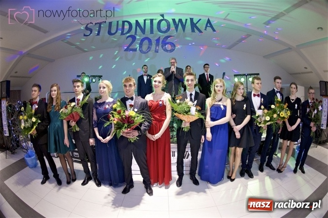 Zdjęcie w galerii na portalu naszraciborz.pl: Szalona studniówka II LO im. Adama Mickiewicza - fotoreportaż z całej imprezy wiadomości z regionu