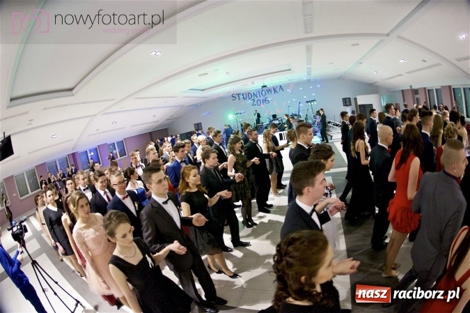 Zdjęcie w galerii na portalu naszraciborz.pl: Szalona studniówka II LO im. Adama Mickiewicza - fotoreportaż z całej imprezy wiadomości z regionu