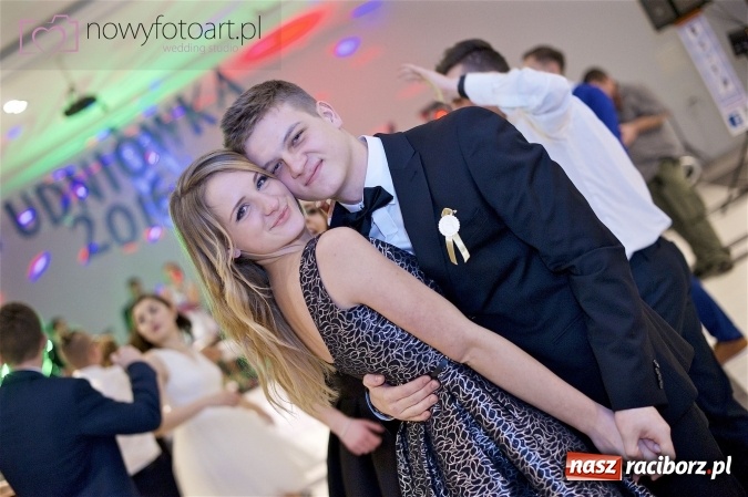 Zdjęcie w galerii na portalu naszraciborz.pl: Szalona studniówka II LO im. Adama Mickiewicza - fotoreportaż z całej imprezy wiadomości z regionu