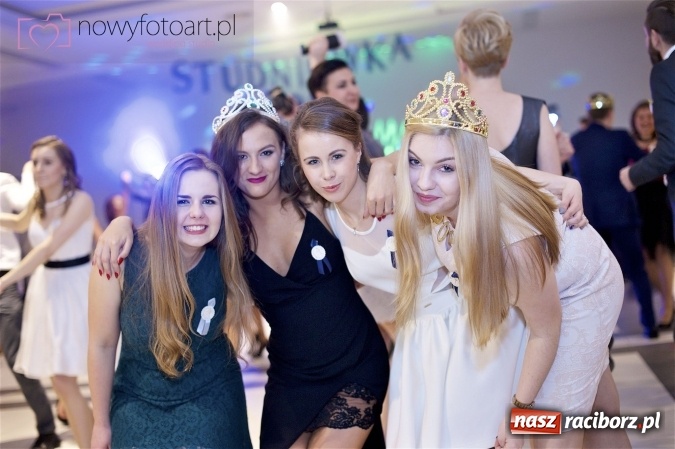 Zdjęcie w galerii na portalu naszraciborz.pl: Szalona studniówka II LO im. Adama Mickiewicza - fotoreportaż z całej imprezy wiadomości z regionu