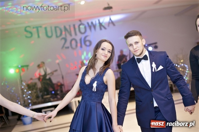 Zdjęcie w galerii na portalu naszraciborz.pl: Szalona studniówka II LO im. Adama Mickiewicza - fotoreportaż z całej imprezy wiadomości z regionu