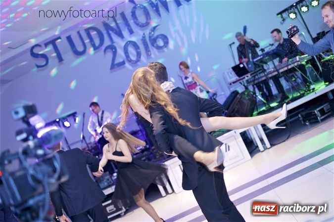 Zdjęcie w galerii na portalu naszraciborz.pl: Szalona studniówka II LO im. Adama Mickiewicza - fotoreportaż z całej imprezy wiadomości z regionu