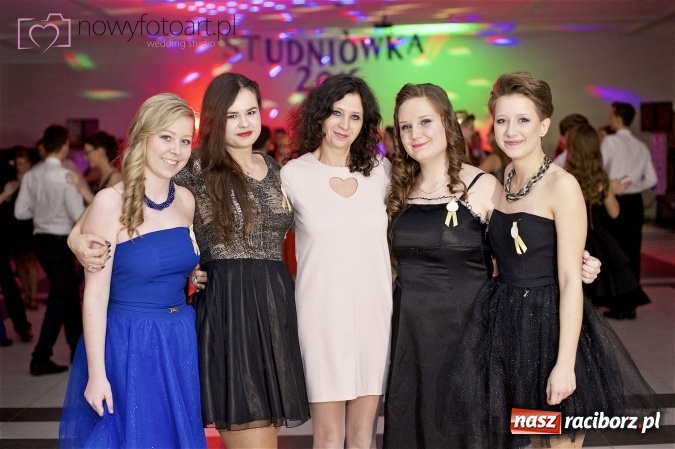 Zdjęcie w galerii na portalu naszraciborz.pl: Szalona studniówka II LO im. Adama Mickiewicza - fotoreportaż z całej imprezy wiadomości z regionu