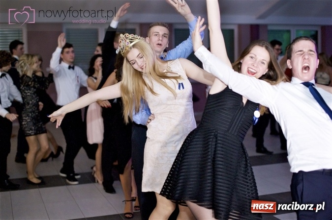 Zdjęcie w galerii na portalu naszraciborz.pl: Szalona studniówka II LO im. Adama Mickiewicza - fotoreportaż z całej imprezy wiadomości z regionu