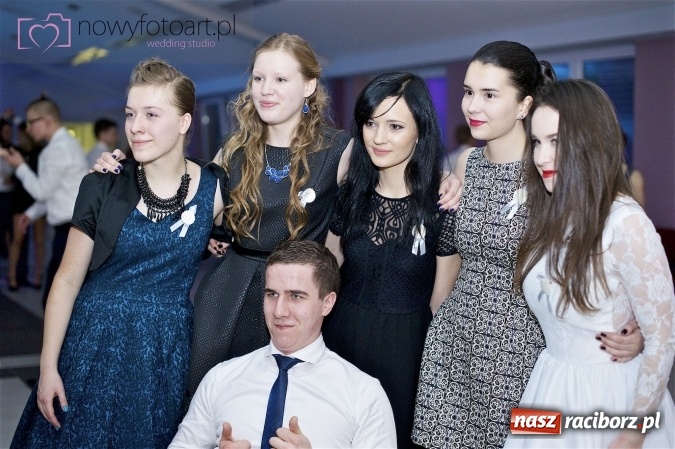 Zdjęcie w galerii na portalu naszraciborz.pl: Szalona studniówka II LO im. Adama Mickiewicza - fotoreportaż z całej imprezy wiadomości z regionu