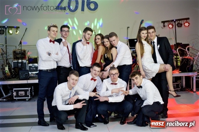 Zdjęcie w galerii na portalu naszraciborz.pl: Szalona studniówka II LO im. Adama Mickiewicza - fotoreportaż z całej imprezy wiadomości z regionu