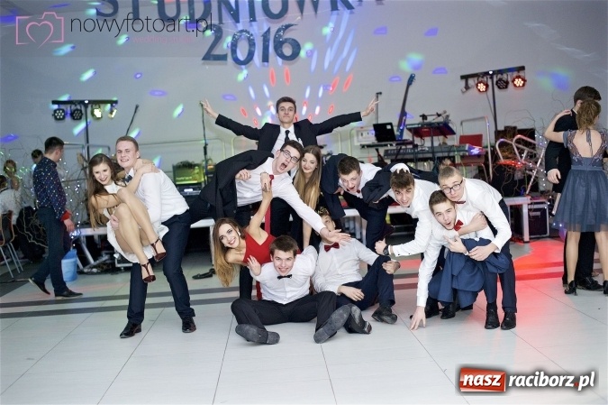 Zdjęcie w galerii na portalu naszraciborz.pl: Szalona studniówka II LO im. Adama Mickiewicza - fotoreportaż z całej imprezy wiadomości z regionu