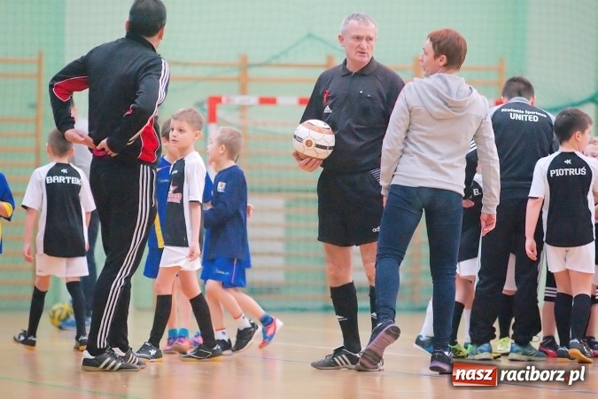 Zdjęcie w galerii na portalu naszraciborz.pl: Niedzielne emocje w halowych zmaganiach żaków wiadomości z regionu