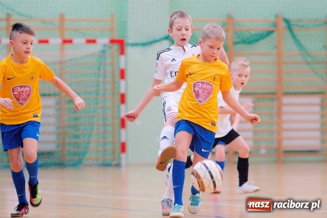 Zdjęcie w galerii na portalu naszraciborz.pl: Niedzielne emocje w halowych zmaganiach żaków wiadomości z regionu