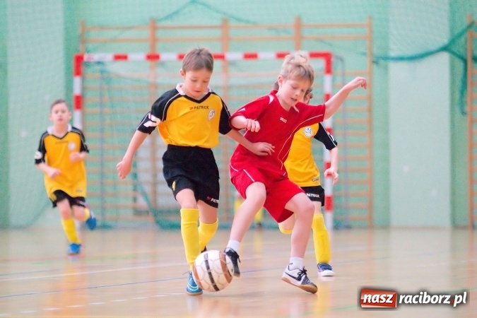 Zdjęcie w galerii na portalu naszraciborz.pl: Niedzielne emocje w halowych zmaganiach żaków wiadomości z regionu