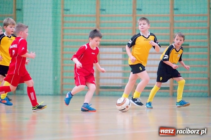 Zdjęcie w galerii na portalu naszraciborz.pl: Niedzielne emocje w halowych zmaganiach żaków wiadomości z regionu