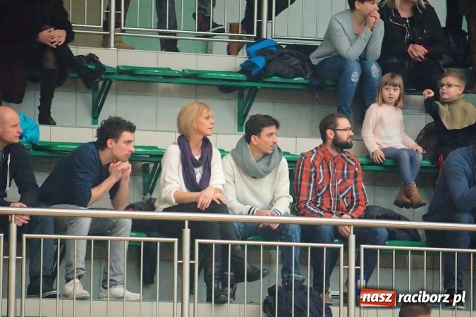 Zdjęcie w galerii na portalu naszraciborz.pl: Niedzielne emocje w halowych zmaganiach żaków wiadomości z regionu