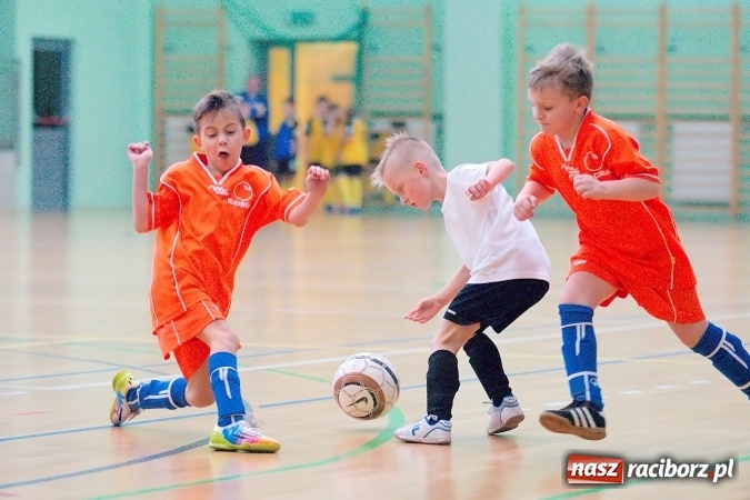 Zdjęcie w galerii na portalu naszraciborz.pl: Niedzielne emocje w halowych zmaganiach żaków wiadomości z regionu