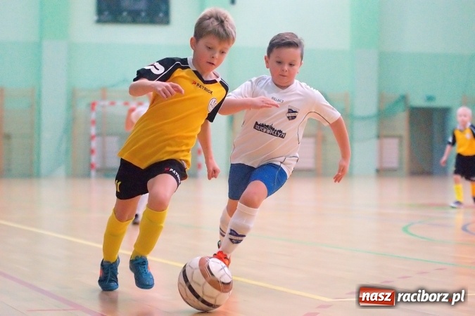 Zdjęcie w galerii na portalu naszraciborz.pl: Niedzielne emocje w halowych zmaganiach żaków wiadomości z regionu