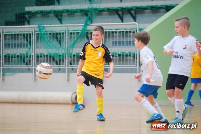 Zdjęcie w galerii na portalu naszraciborz.pl: Niedzielne emocje w halowych zmaganiach żaków wiadomości z regionu