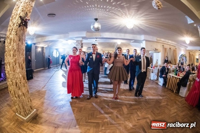 Zdjęcie w galerii na portalu naszraciborz.pl: Tak się bawi Ekonomik. To była niezapomniana studniówka wiadomości z regionu