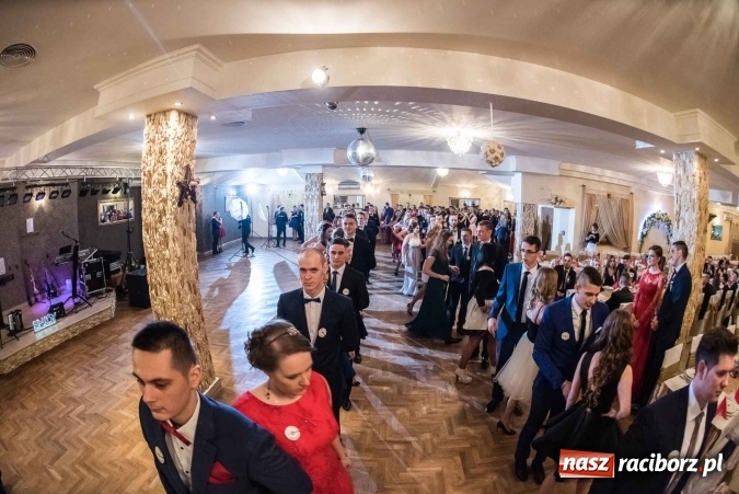 Zdjęcie w galerii na portalu naszraciborz.pl: Tak się bawi Ekonomik. To była niezapomniana studniówka wiadomości z regionu