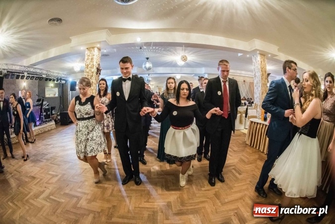 Zdjęcie w galerii na portalu naszraciborz.pl: Tak się bawi Ekonomik. To była niezapomniana studniówka wiadomości z regionu