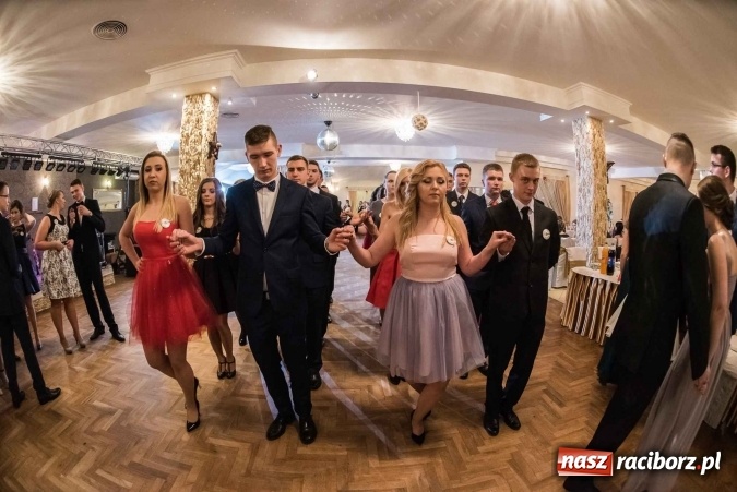 Zdjęcie w galerii na portalu naszraciborz.pl: Tak się bawi Ekonomik. To była niezapomniana studniówka wiadomości z regionu