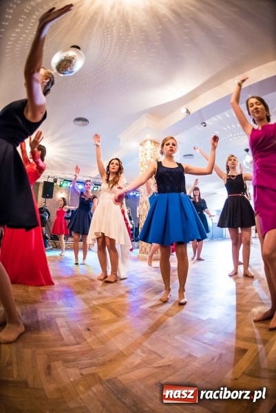 Zdjęcie w galerii na portalu naszraciborz.pl: Tak się bawi Ekonomik. To była niezapomniana studniówka wiadomości z regionu