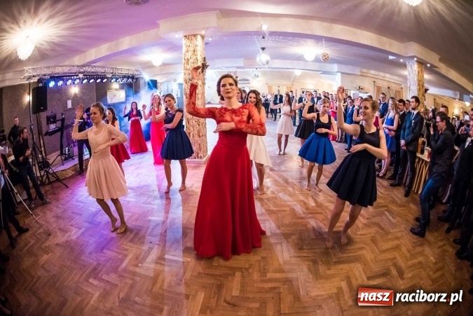 Zdjęcie w galerii na portalu naszraciborz.pl: Tak się bawi Ekonomik. To była niezapomniana studniówka wiadomości z regionu