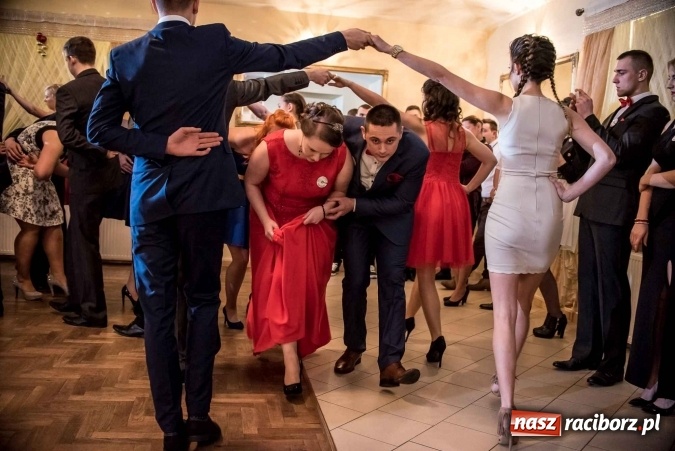 Zdjęcie w galerii na portalu naszraciborz.pl: Tak się bawi Ekonomik. To była niezapomniana studniówka wiadomości z regionu