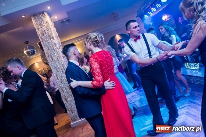 Zdjęcie w galerii na portalu naszraciborz.pl: Tak się bawi Ekonomik. To była niezapomniana studniówka wiadomości z regionu