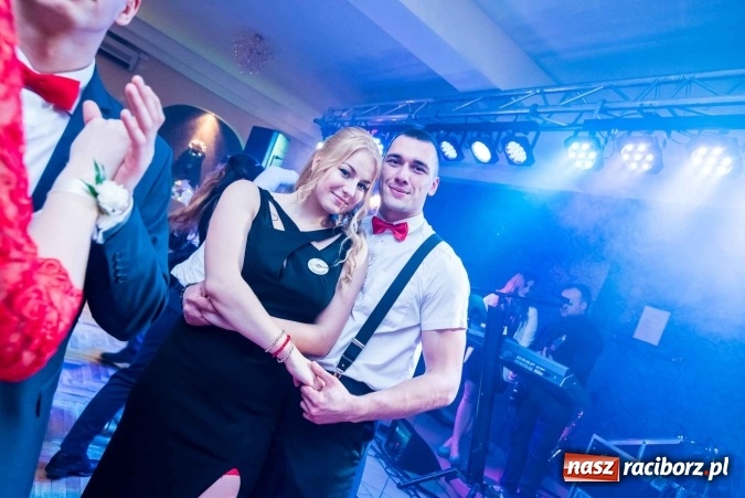 Zdjęcie w galerii na portalu naszraciborz.pl: Tak się bawi Ekonomik. To była niezapomniana studniówka wiadomości z regionu