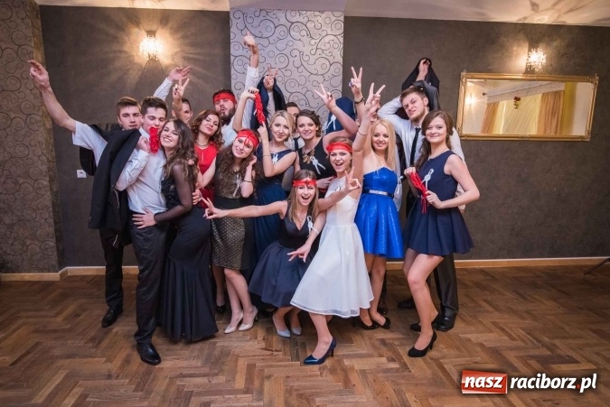 Zdjęcie w galerii na portalu naszraciborz.pl: Tak się bawi Ekonomik. To była niezapomniana studniówka wiadomości z regionu