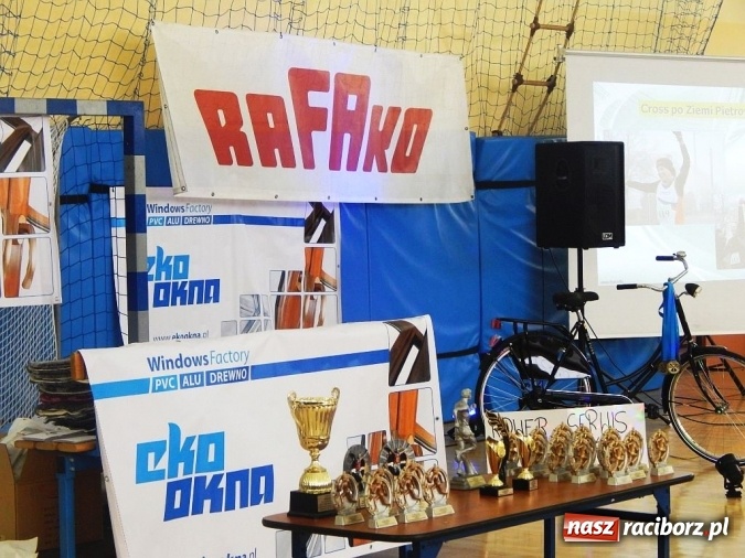 Zdjęcie w galerii na portalu naszraciborz.pl: Rafakowcy pobiegli w IV Eko-Cross po Ziemi Pietrowickiej  wiadomości z regionu