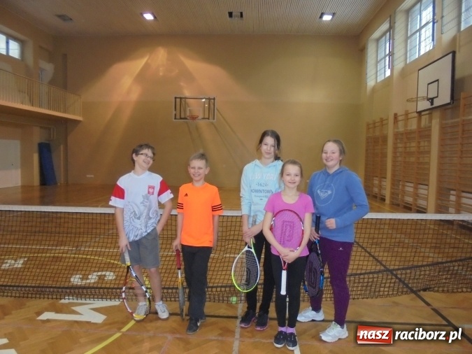 Zdjęcie w galerii na portalu naszraciborz.pl: Tenisowe rozgrywki ZSOMS w Raciborzu wiadomości z regionu