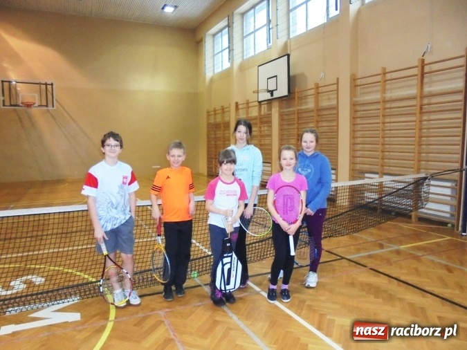 Zdjęcie w galerii na portalu naszraciborz.pl: Tenisowe rozgrywki ZSOMS w Raciborzu wiadomości z regionu