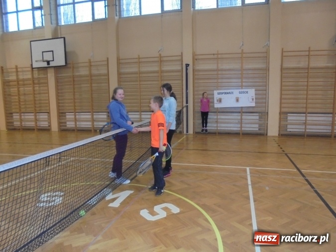 Zdjęcie w galerii na portalu naszraciborz.pl: Tenisowe rozgrywki ZSOMS w Raciborzu wiadomości z regionu