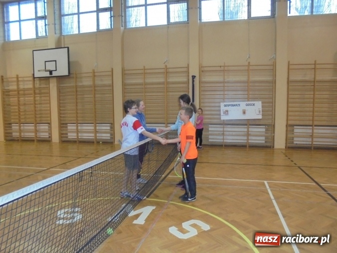 Zdjęcie w galerii na portalu naszraciborz.pl: Tenisowe rozgrywki ZSOMS w Raciborzu wiadomości z regionu