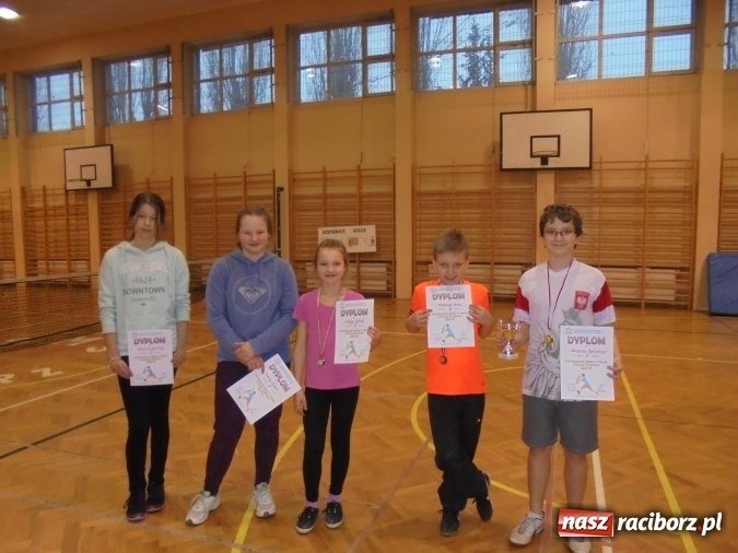 Zdjęcie w galerii na portalu naszraciborz.pl: Tenisowe rozgrywki ZSOMS w Raciborzu wiadomości z regionu