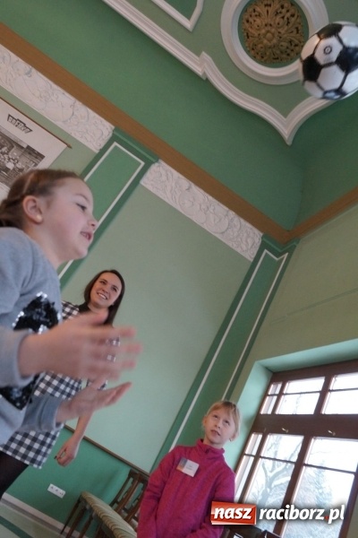 Zdjęcie w galerii na portalu naszraciborz.pl: O poznaniu samego siebie na Uniwersytecie Dziecięcym w Raciborzu wiadomości z regionu