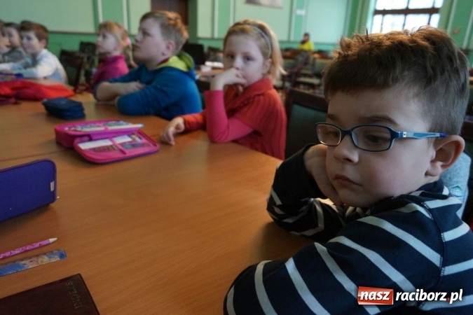 Zdjęcie w galerii na portalu naszraciborz.pl: O poznaniu samego siebie na Uniwersytecie Dziecięcym w Raciborzu wiadomości z regionu