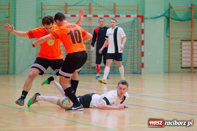 Zdjęcie w galerii na portalu naszraciborz.pl: II liga: Starcia outsiderów w HLPN. Kolejny remis Pata Cabra Team. Nieudana pogoń Covebo wiadomości z regionu