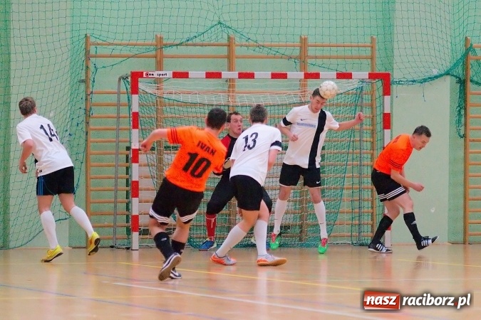 Zdjęcie w galerii na portalu naszraciborz.pl: II liga: Starcia outsiderów w HLPN. Kolejny remis Pata Cabra Team. Nieudana pogoń Covebo wiadomości z regionu