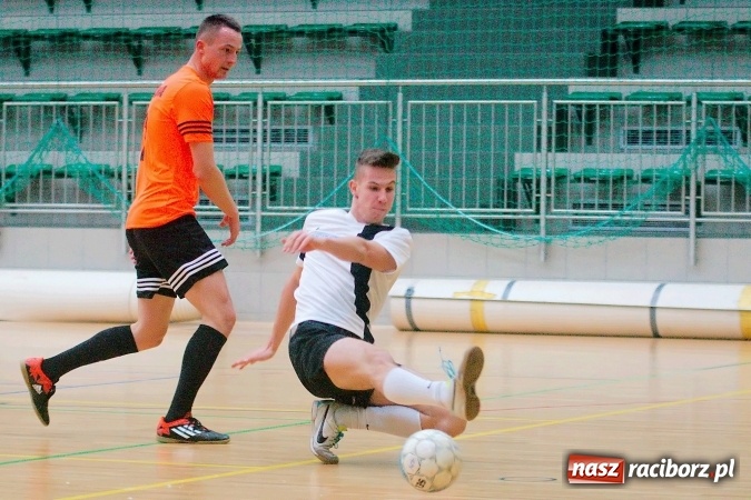 Zdjęcie w galerii na portalu naszraciborz.pl: II liga: Starcia outsiderów w HLPN. Kolejny remis Pata Cabra Team. Nieudana pogoń Covebo wiadomości z regionu