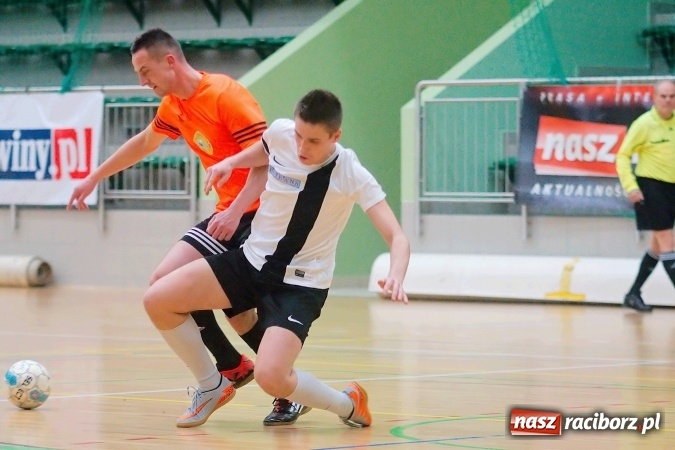 Zdjęcie w galerii na portalu naszraciborz.pl: II liga: Starcia outsiderów w HLPN. Kolejny remis Pata Cabra Team. Nieudana pogoń Covebo wiadomości z regionu