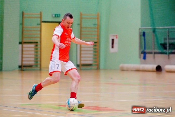 Zdjęcie w galerii na portalu naszraciborz.pl: II liga: Starcia outsiderów w HLPN. Kolejny remis Pata Cabra Team. Nieudana pogoń Covebo wiadomości z regionu