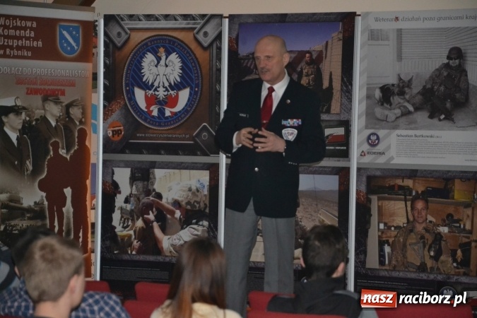 Zdjęcie w galerii na portalu naszraciborz.pl: Za Polskę życiem i zdrowiem ryzykowano nie tylko dawno temu… Na Zamku Piastowskim ruszyła II edycja wiadomości z regionu