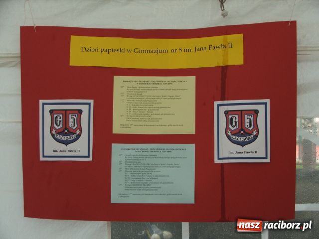 Zdjęcie w galerii na portalu naszraciborz.pl: Dzień Papieski: Sztandar zobowiązuje… wiadomości z regionu