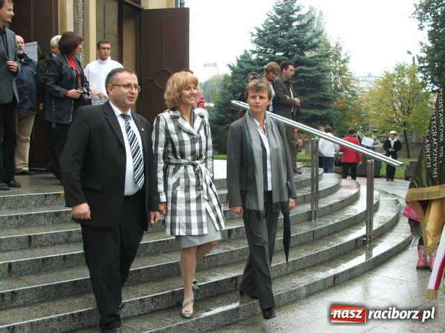 Zdjęcie w galerii na portalu naszraciborz.pl: Dzień Papieski: Sztandar zobowiązuje… wiadomości z regionu