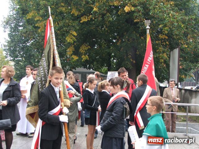 Zdjęcie w galerii na portalu naszraciborz.pl: Dzień Papieski: Sztandar zobowiązuje… wiadomości z regionu
