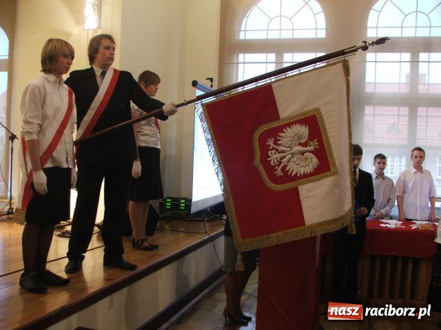 Zdjęcie w galerii na portalu naszraciborz.pl: Dzień Papieski: Sztandar zobowiązuje… wiadomości z regionu