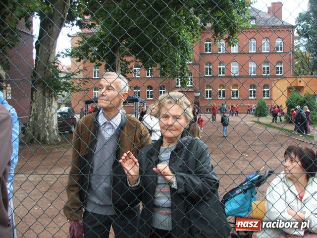 Zdjęcie w galerii na portalu naszraciborz.pl: Dzień Papieski: Sztandar zobowiązuje… wiadomości z regionu