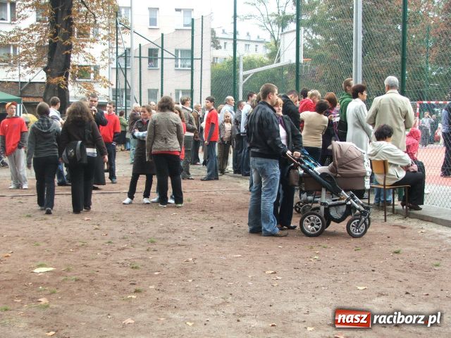 Zdjęcie w galerii na portalu naszraciborz.pl: Dzień Papieski: Sztandar zobowiązuje… wiadomości z regionu